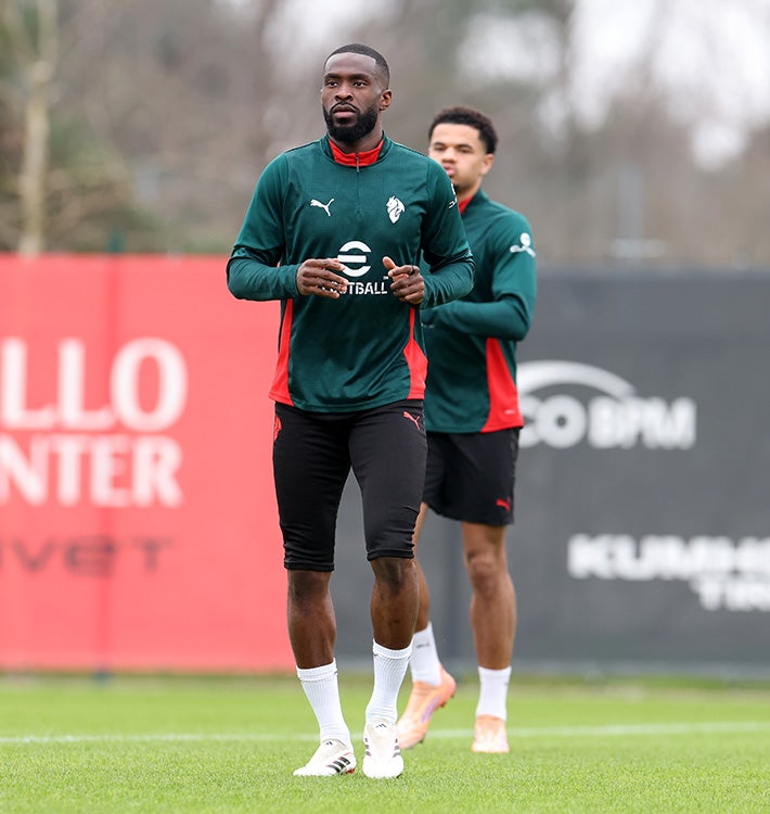 Krisis Bek Kiri Jelang Derby: Davide Bartesaghi Cedera, AC Milan Dipaksa Putar Strategi